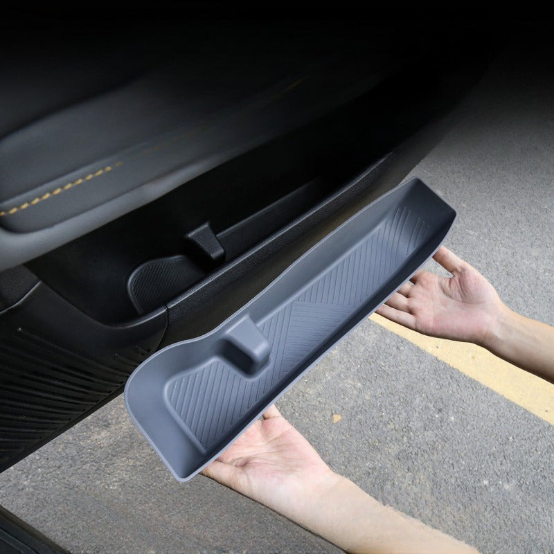 Silicone door side lower storage box for BJ40e