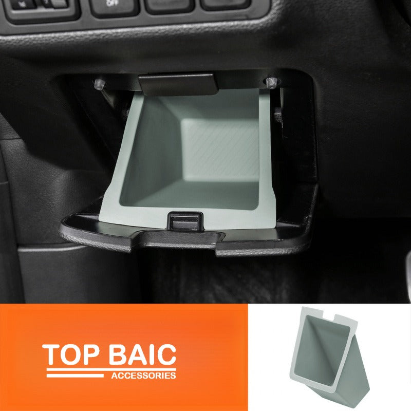 Silicone cup holder mat and driver-side storage pad set for BJ40e