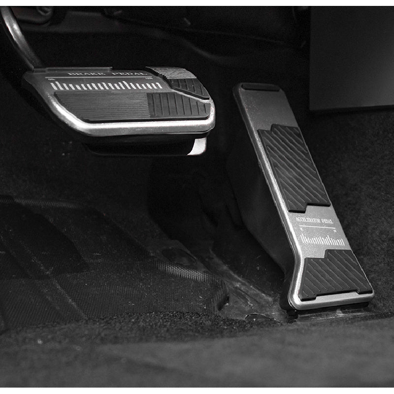 BAIC BJ40E Stainless Steel Brake & Accelerator Pedal Covers – Non-Slip Upgrade